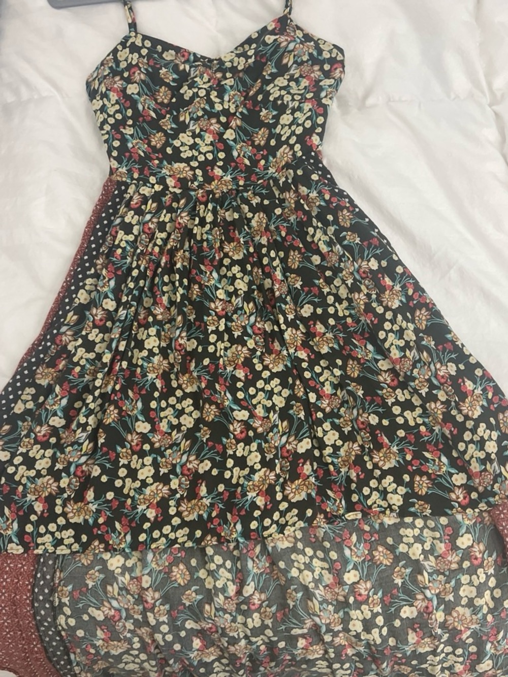 Floral Spaghetti-Strap Sundress in Black and Cream